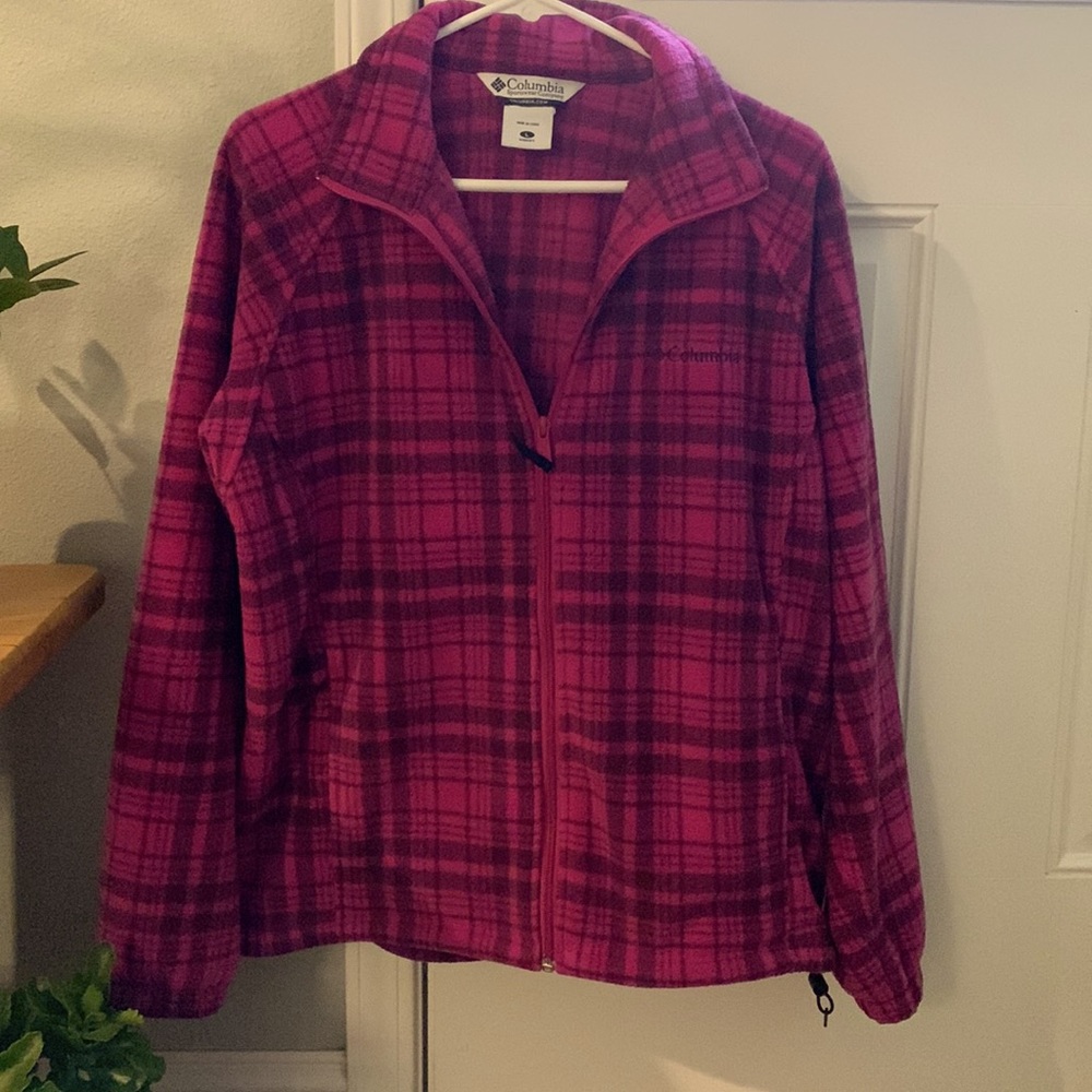 Columbia women jacket. Lightly worn. Soft fleece material.  New condition